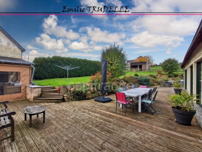 Photos 18 - Prestige - Propriete à vendre 11 pièces LA CHARTRE SUR LE LOIR (72) avec loft, gîte, piscine intérieure et spa – 324 m² habitables – 7 chambres – Terrain de 5 130 m²