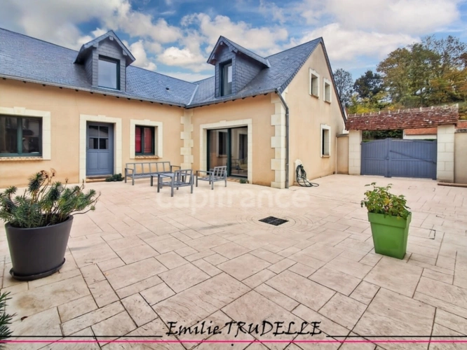 Photos 20 - Prestige - Propriete à vendre 11 pièces LA CHARTRE SUR LE LOIR (72) avec loft, gîte, piscine intérieure et spa – 324 m² habitables – 7 chambres – Terrain de 5 130 m²