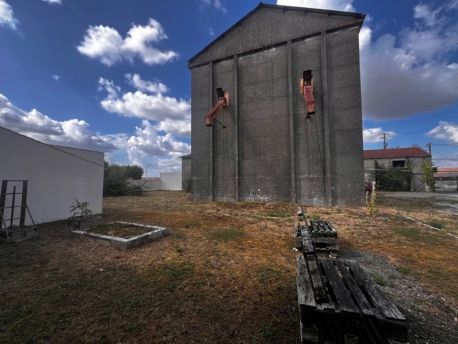 Photos 5 - Touristique - Ancien Silo et ses dépendances à réhabiliter - MARSAIS