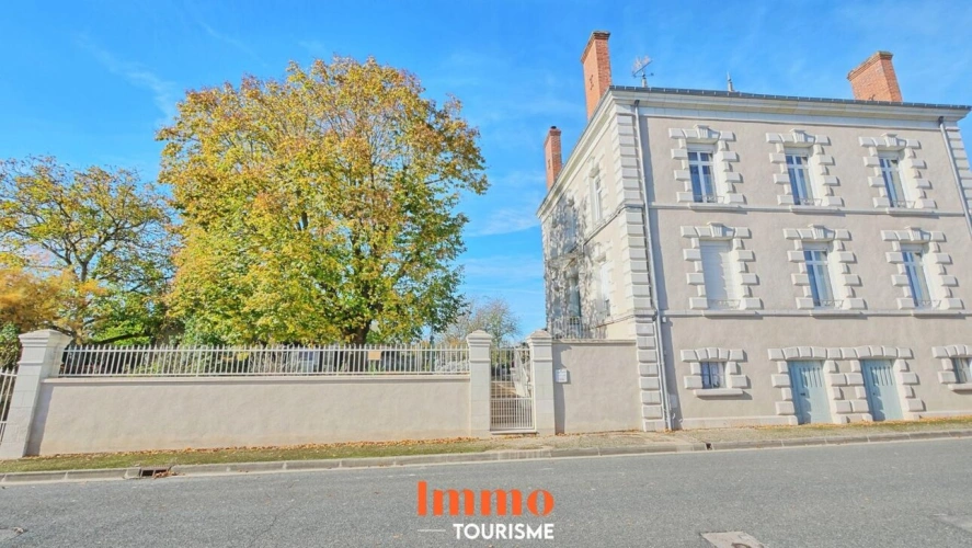 Photos 3 - Prestige - Maison de maître avec gîtes et piscine à mi-chemin entre le z