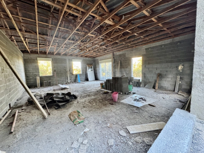 Photos 6 - Prestige - Terrain 3250 m2 avec batiment de 200m2 à vendre, proche de L'ILE ROUSSE (20)