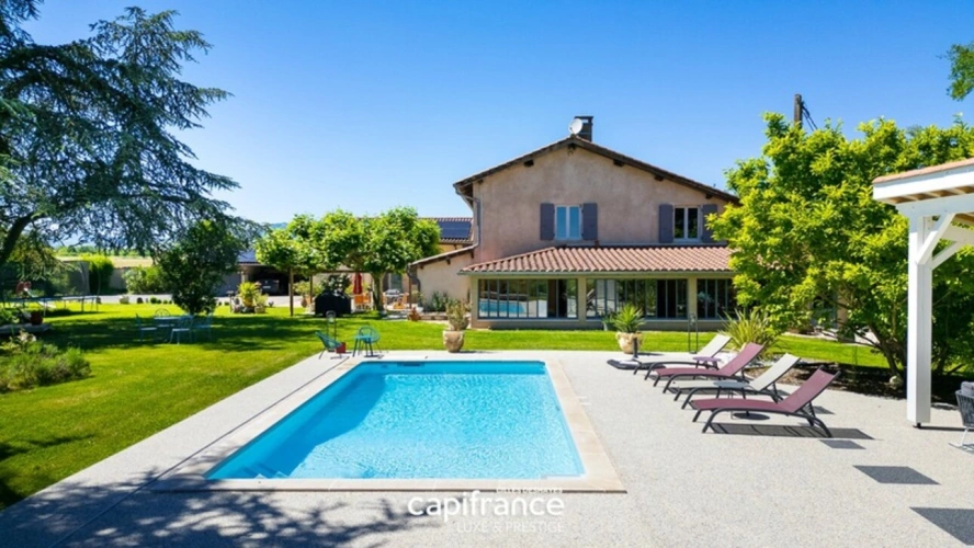 Photos 2 - Prestige - Pas de Voisins... Un îlot de charme dans un océan de nature