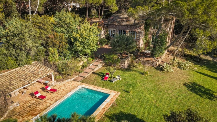 Photos 1 - Équestre - Propriété équestre d'exception à Saint-Raphaël (83)