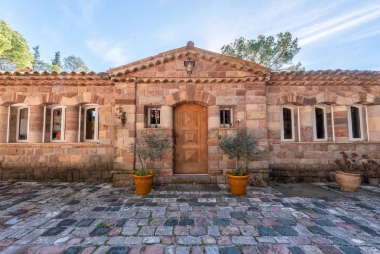 Photos 11 - Équestre - Propriété équestre d'exception à Saint-Raphaël (83)