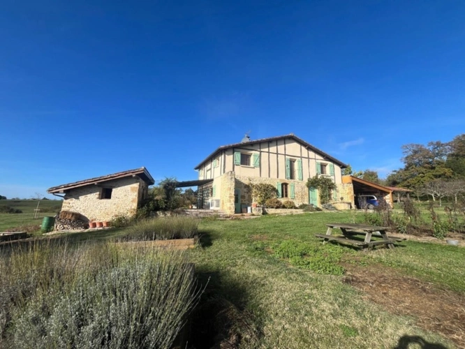 Photos 55 - Prestige - MARCIAC (32) 10 min, VUE EXCEPTIONNELLE, cachée, sans nuisance, TRES BELLE PROPRIETE sans travaux, piscine, ECONOMIQUE, écologique , geothermie, dependances