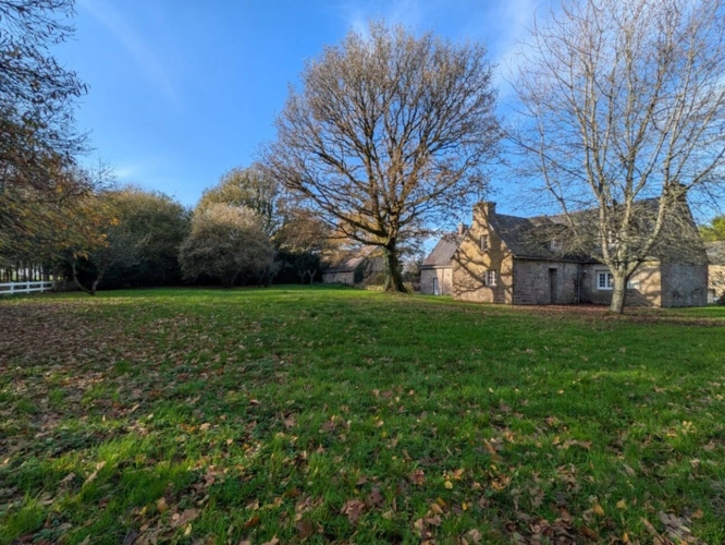 Photos 3 - Prestige - LOCMALO PROPRIÉTÉ DE 180M² ENVIRON EN CAMPAGNE AU CALME ENSEMBLE DE 2 MAISONS AVEC DOUBLE GARAGE PRÉAU ET DÉPENDANCE PUITS JARDIN ET BOIS DE 1 HECTARE 56