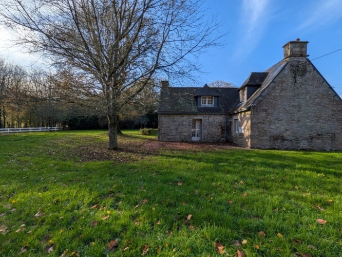 Photos 4 - Prestige - LOCMALO PROPRIÉTÉ DE 180M² ENVIRON EN CAMPAGNE AU CALME ENSEMBLE DE 2 MAISONS AVEC DOUBLE GARAGE PRÉAU ET DÉPENDANCE PUITS JARDIN ET BOIS DE 1 HECTARE 56