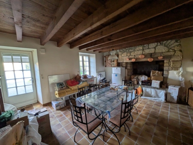 Photos 7 - Prestige - LOCMALO PROPRIÉTÉ DE 180M² ENVIRON EN CAMPAGNE AU CALME ENSEMBLE DE 2 MAISONS AVEC DOUBLE GARAGE PRÉAU ET DÉPENDANCE PUITS JARDIN ET BOIS DE 1 HECTARE 56