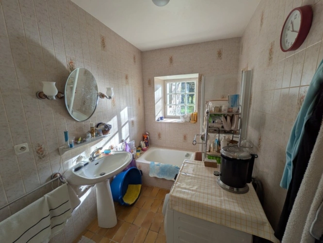 Photos 16 - Prestige - LOCMALO PROPRIÉTÉ DE 180M² ENVIRON EN CAMPAGNE AU CALME ENSEMBLE DE 2 MAISONS AVEC DOUBLE GARAGE PRÉAU ET DÉPENDANCE PUITS JARDIN ET BOIS DE 1 HECTARE 56