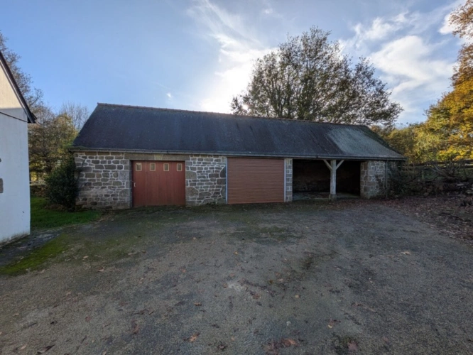 Photos 21 - Prestige - LOCMALO PROPRIÉTÉ DE 180M² ENVIRON EN CAMPAGNE AU CALME ENSEMBLE DE 2 MAISONS AVEC DOUBLE GARAGE PRÉAU ET DÉPENDANCE PUITS JARDIN ET BOIS DE 1 HECTARE 56
