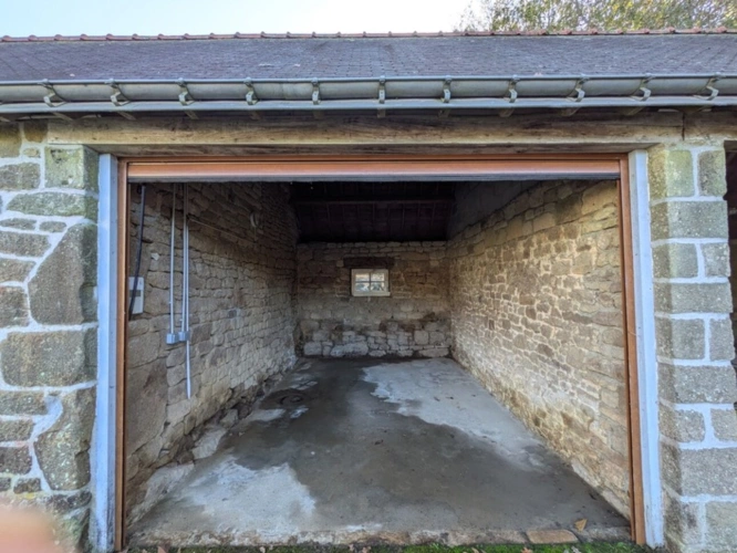 Photos 22 - Prestige - LOCMALO PROPRIÉTÉ DE 180M² ENVIRON EN CAMPAGNE AU CALME ENSEMBLE DE 2 MAISONS AVEC DOUBLE GARAGE PRÉAU ET DÉPENDANCE PUITS JARDIN ET BOIS DE 1 HECTARE 56