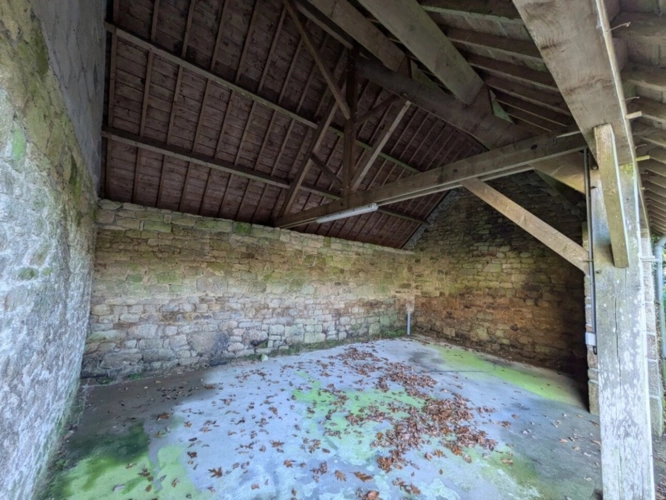 Photos 23 - Prestige - LOCMALO PROPRIÉTÉ DE 180M² ENVIRON EN CAMPAGNE AU CALME ENSEMBLE DE 2 MAISONS AVEC DOUBLE GARAGE PRÉAU ET DÉPENDANCE PUITS JARDIN ET BOIS DE 1 HECTARE 56