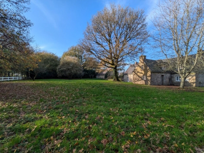 Photos 28 - Prestige - LOCMALO PROPRIÉTÉ DE 180M² ENVIRON EN CAMPAGNE AU CALME ENSEMBLE DE 2 MAISONS AVEC DOUBLE GARAGE PRÉAU ET DÉPENDANCE PUITS JARDIN ET BOIS DE 1 HECTARE 56