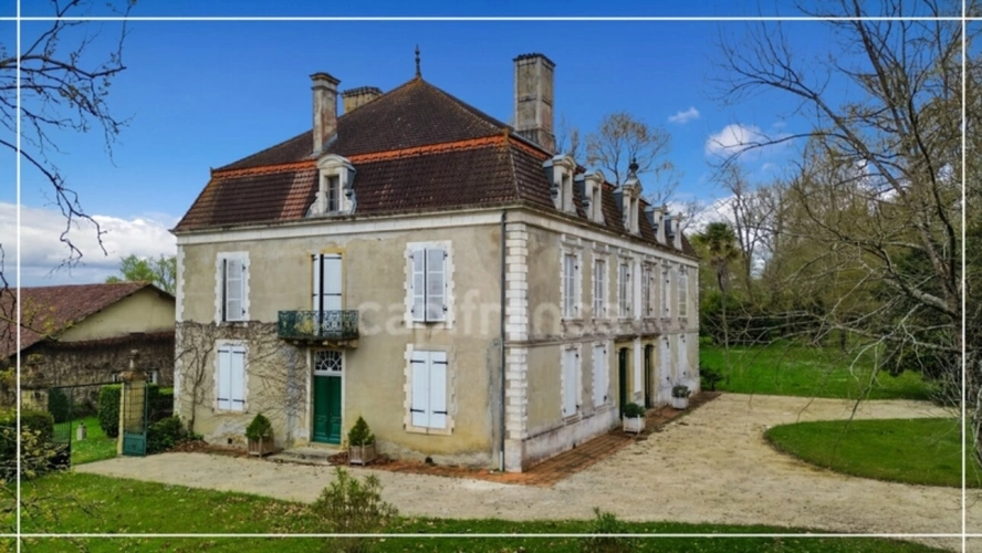 Photos 1 - Prestige - Dpt (32) NOGARO proche, ELEGANTE MAISON DE NOTABLES, économique, du XIXs 600M2, parc séculaire, dépendances en U, 11 ha, sans travaux