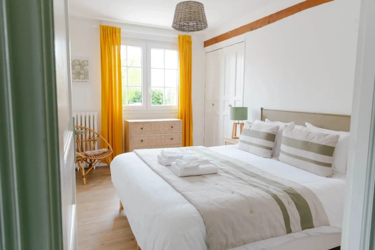 Photos 5 - Touristique - Propriété de charme en Normandie à vendre : 3 gîtes, 5 chambres d'hôtes et maison indépendante, à 5 min de Bayeux et des plages du débarquement