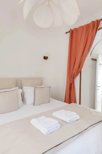 Photos 10 - Touristique - Propriété de charme en Normandie à vendre : 3 gîtes, 5 chambres d'hôtes et maison indépendante, à 5 min de Bayeux et des plages du débarquement