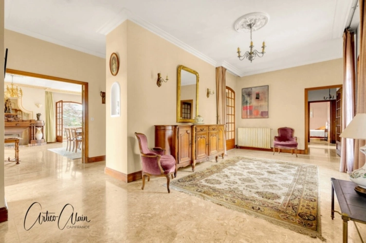 Photos 3 - Prestige - maison de caractère de 283 m² avec dépendances et fort potentiel sur plus de 9 000 m² de terrain