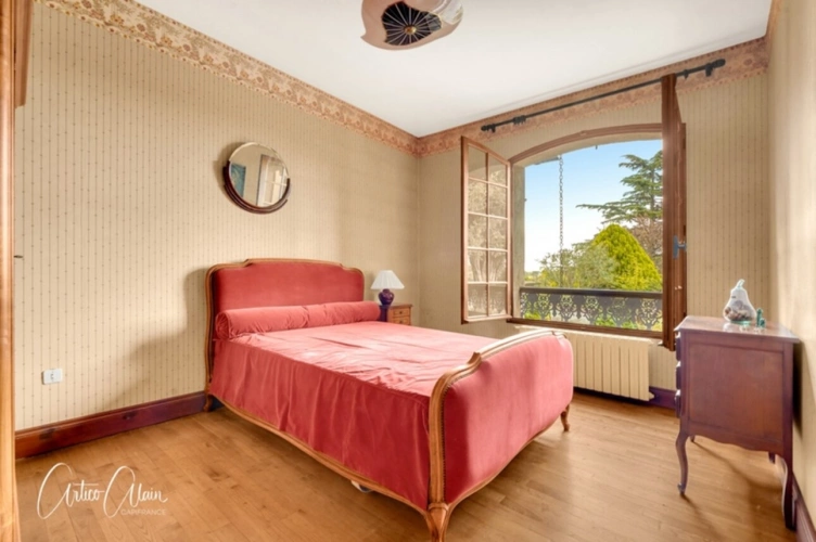 Photos 8 - Prestige - maison de caractère de 283 m² avec dépendances et fort potentiel sur plus de 9 000 m² de terrain