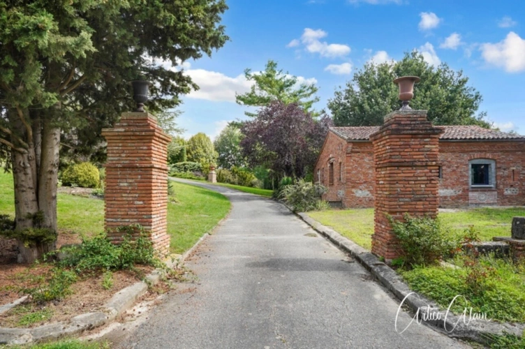 Photos 15 - Prestige - maison de caractère de 283 m² avec dépendances et fort potentiel sur plus de 9 000 m² de terrain