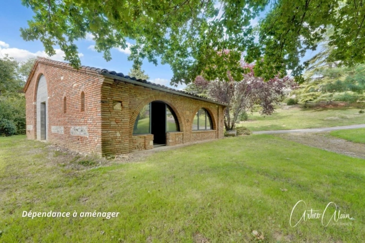 Photos 16 - Prestige - maison de caractère de 283 m² avec dépendances et fort potentiel sur plus de 9 000 m² de terrain