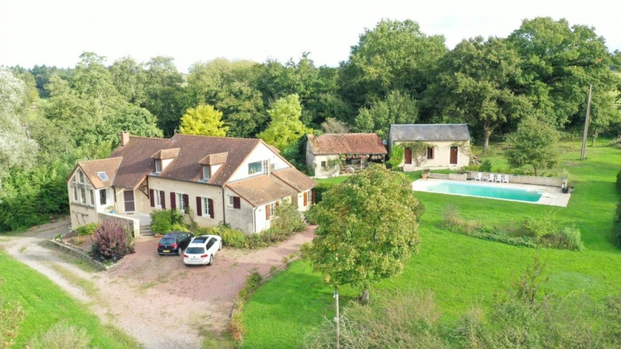 Photos 1 - Équestre - Propriété équestre sur 10,3 hectares dans la Nièvre (58)