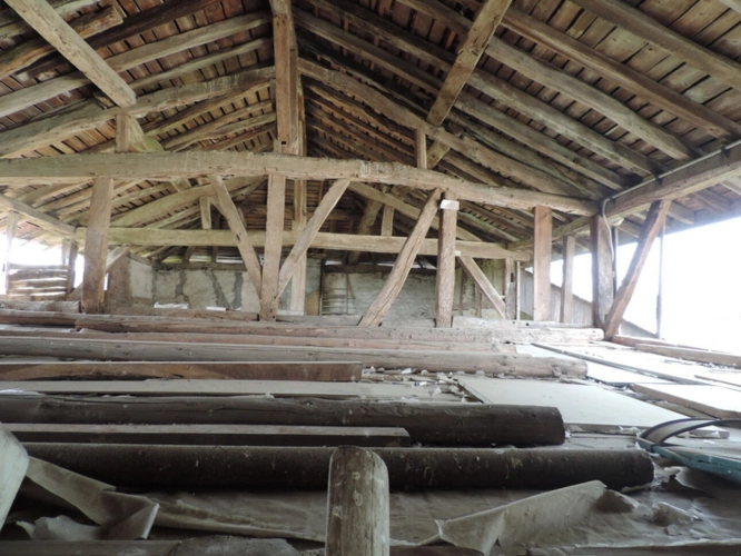 Photos 6 - Prestige - Dpt Ain (01), à vendre MONTAGNAT, propriété à rénover avec maison de 84 m² et dépendance de 170 m² - Terrain de 2 300 m²