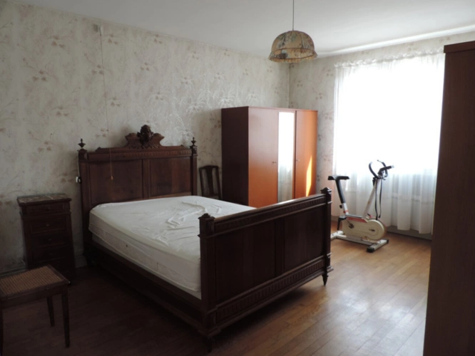 Photos 10 - Prestige - Dpt Ain (01), à vendre MONTAGNAT, propriété à rénover avec maison de 84 m² et dépendance de 170 m² - Terrain de 2 300 m²