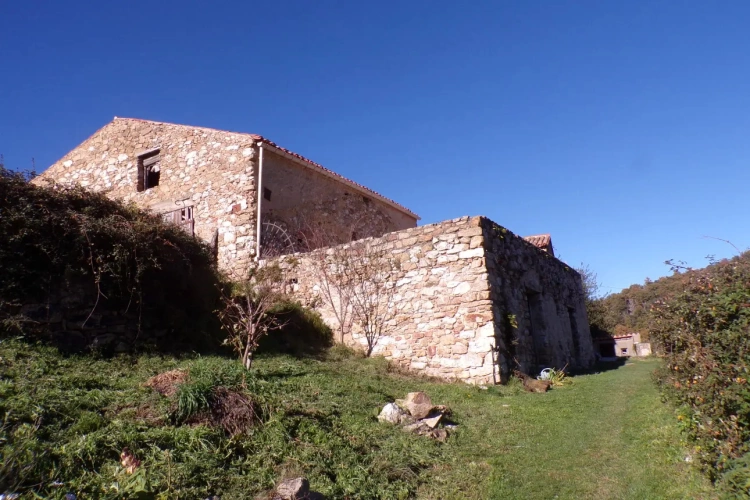 Photos 6 - Forestière - Typique Mas Catalan 105 ha sur le GR 20.