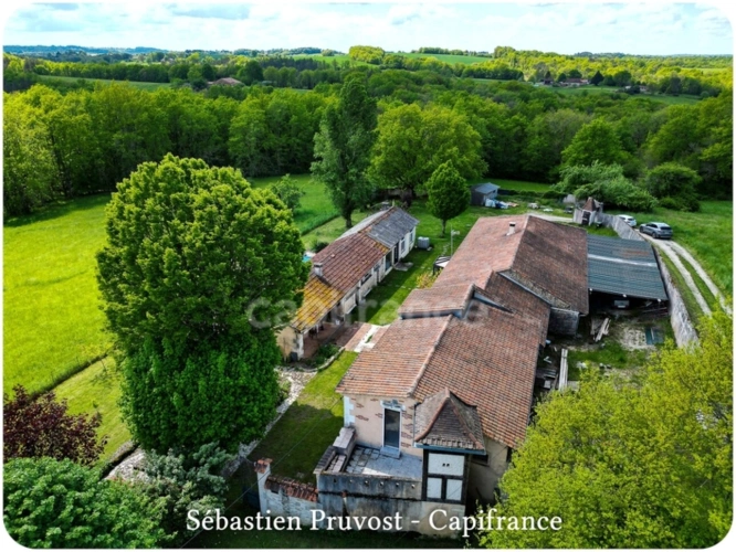 Photos 1 - Prestige - Propriete à vendre 6 pièces proche de BRANTOME (24), site en sommet de colline, clos de murs, piscine, annexe, dépendances