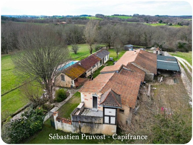 Photos 11 - Prestige - Propriete à vendre 6 pièces proche de BRANTOME (24), site en sommet de colline, clos de murs, piscine, annexe, dépendances