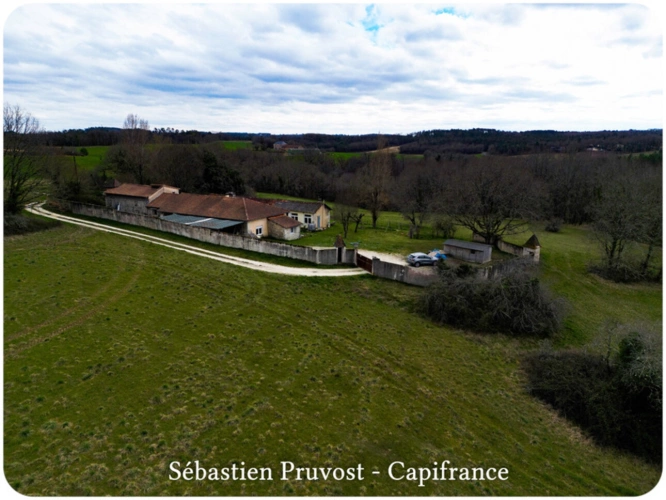 Photos 14 - Prestige - Propriete à vendre 6 pièces proche de BRANTOME (24), site en sommet de colline, clos de murs, piscine, annexe, dépendances