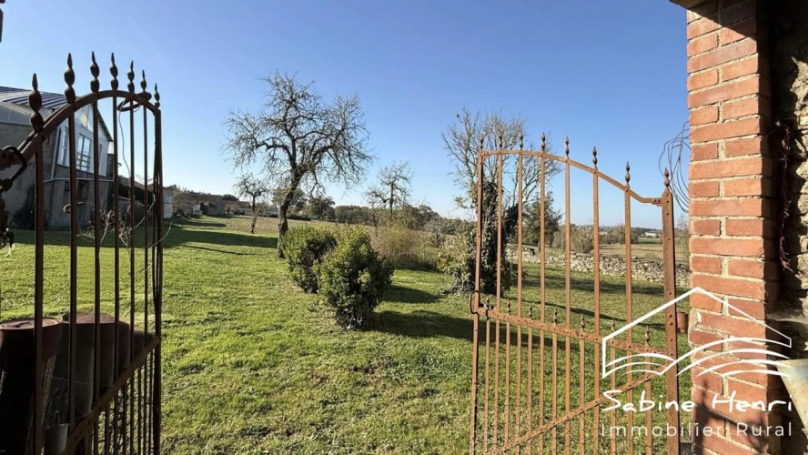 Photos 5 - Prestige - Corps de ferme avec 2 ha env