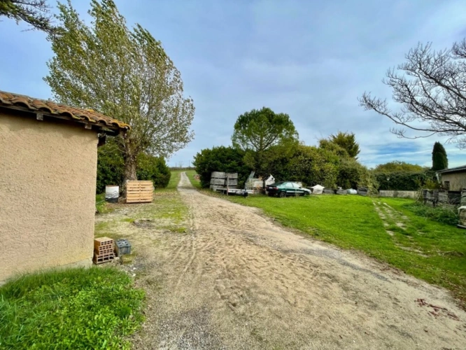 Photos 11 - Prestige - Hameau Authentique T15 à vendre, avec Maison et 6 logements indépendants et une vue panoramique-Saint-Vincent-Lespinasse (82)