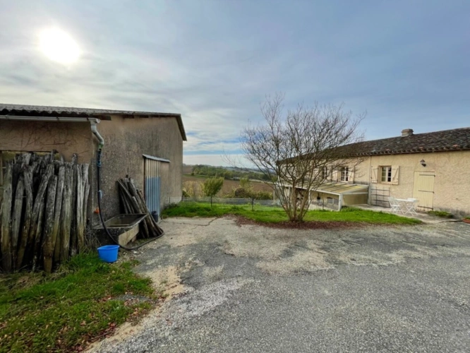 Photos 31 - Prestige - Hameau Authentique T15 à vendre, avec Maison et 6 logements indépendants et une vue panoramique-Saint-Vincent-Lespinasse (82)