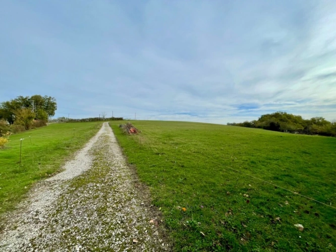 Photos 37 - Prestige - Hameau Authentique T15 à vendre, avec Maison et 6 logements indépendants et une vue panoramique-Saint-Vincent-Lespinasse (82)