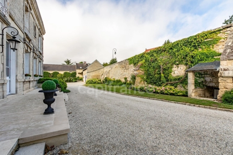 Photos 51 - Prestige - Propriete à vendre 11 pièces CLAMECY (02)