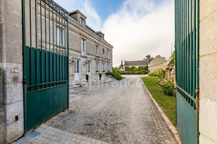 Photos 66 - Prestige - Propriete à vendre 11 pièces CLAMECY (02)