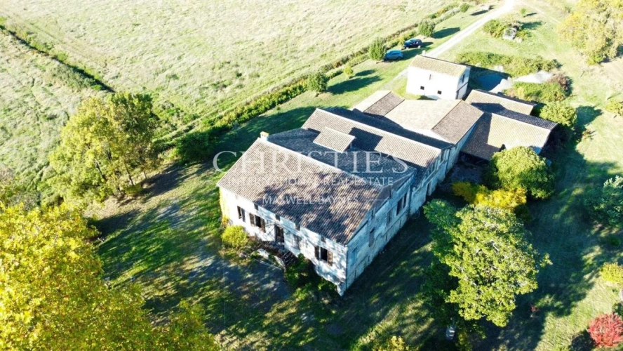 Photos 24 - Equestrian - 27-hectare property in one piece, isolated, quiet. Character buildings. To be renovated.