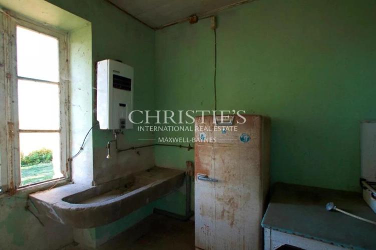 Photos 14 - Equestrian - 27-hectare property in one piece, isolated, quiet. Character buildings. To be renovated.