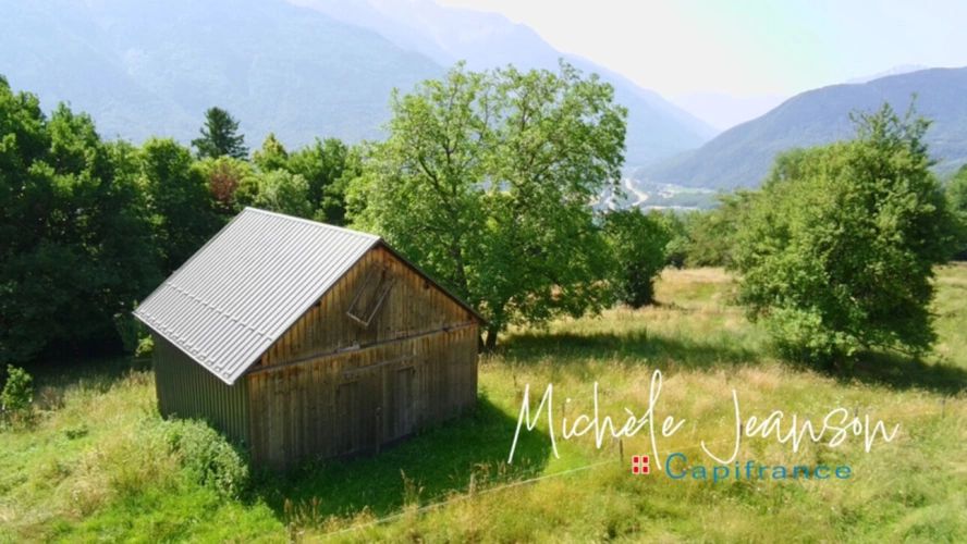 Photos 3 - Tourist - À vendre – Hangar sur deux niveaux avec plus d’un hectare de terrain à SAINT GEORGES D'HURTIERES (73)