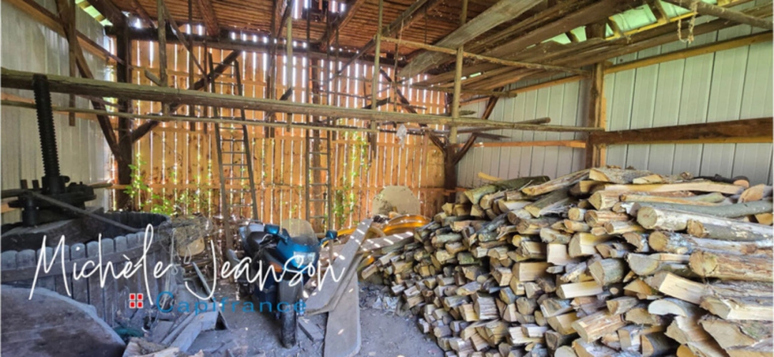 Photos 6 - Tourist - À vendre – Hangar sur deux niveaux avec plus d’un hectare de terrain à SAINT GEORGES D'HURTIERES (73)