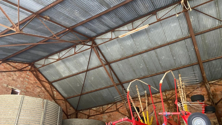 Photos 20 - Tourist - Agricultural property in the heart of a peaceful village for sale, 5 rooms, MASSANGIS (89) - Sheds -