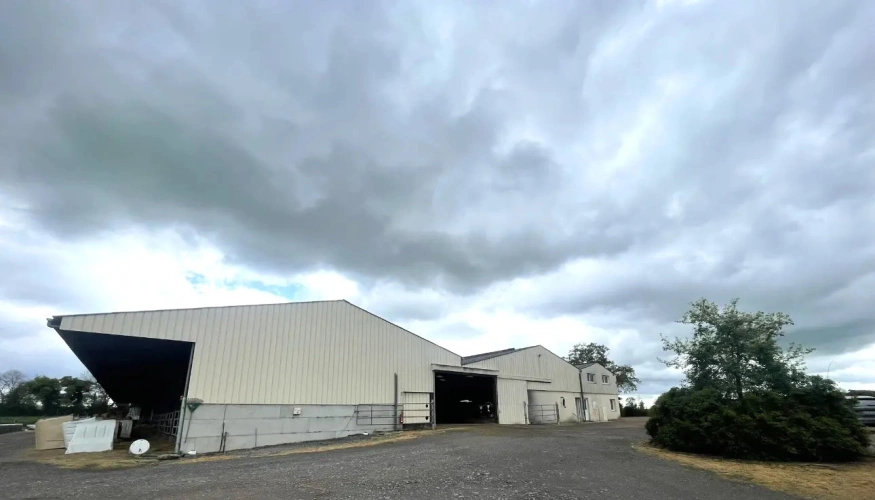 Photos 1 - Agricole - NORMANDIE - CALVADOS - EXPLOITATION LAITIERE SPECIALISEE D’ENVIRON 90 HECTARES ET 1.200.000 LITRES.