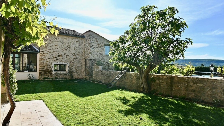 Photos 16 - Prestige - MAS RESTAURE  avec 19 Hectares  et autonome