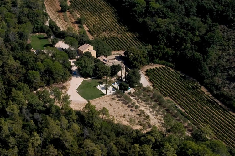 Photos 5 - Touristique - Propriété avec piscine, oliveraie et vignoble