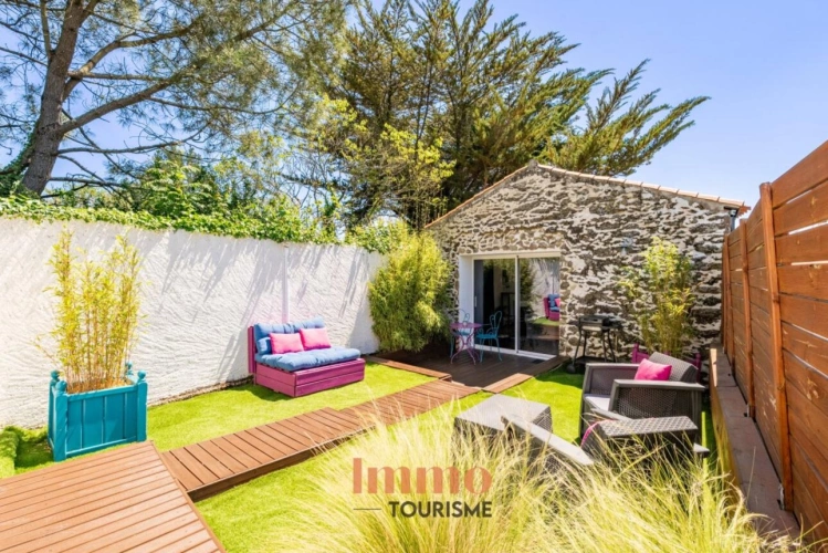 Photos 4 - Touristique - Élégant domaine avec 2 gîtes, piscine & 1 hectare de nature p