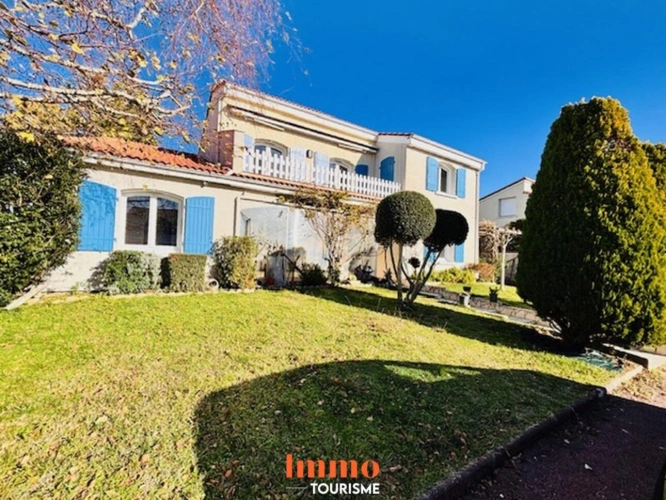 Photos 1 - Touristique - Ensemble immobilier maison d'hôtes et gîte