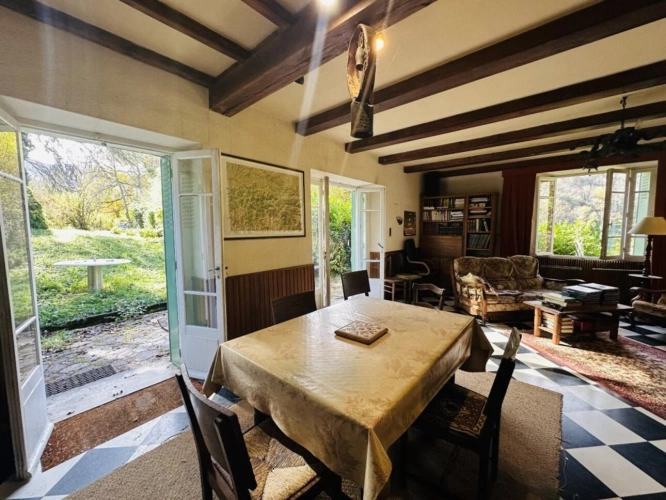 Photos 9 - Prestigious - House