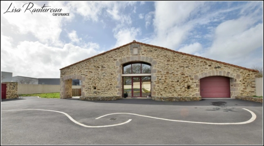 Photos 2 - Prestige - Dpt Vendée (85), à vendre MONTAIGU VENDEE maison P5