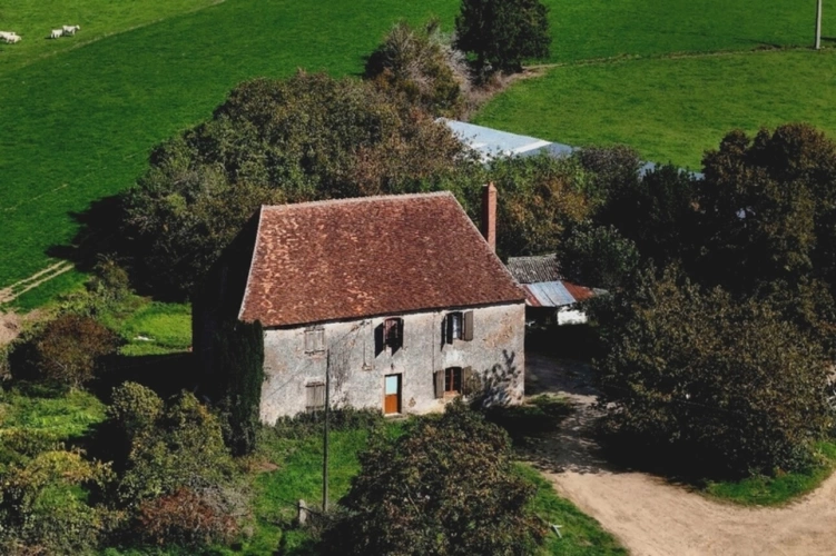 Photos 1 - Touristique - Propriete à vendre 10 pièces proche de LA CHATRE (36) Ancienne seigneurie de 160 m² avec dépendances